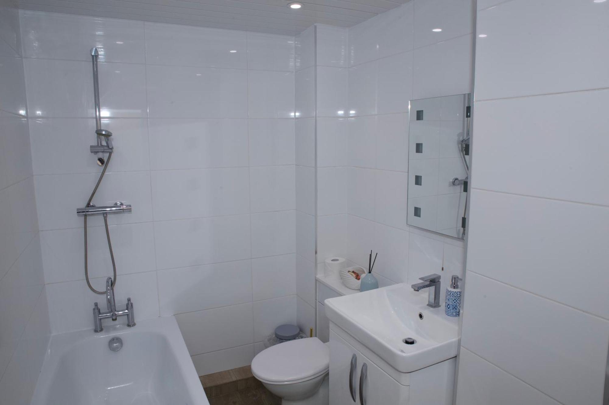 Spacious Modern 2 Bed Flat In City Centre Reading Bagian luar foto