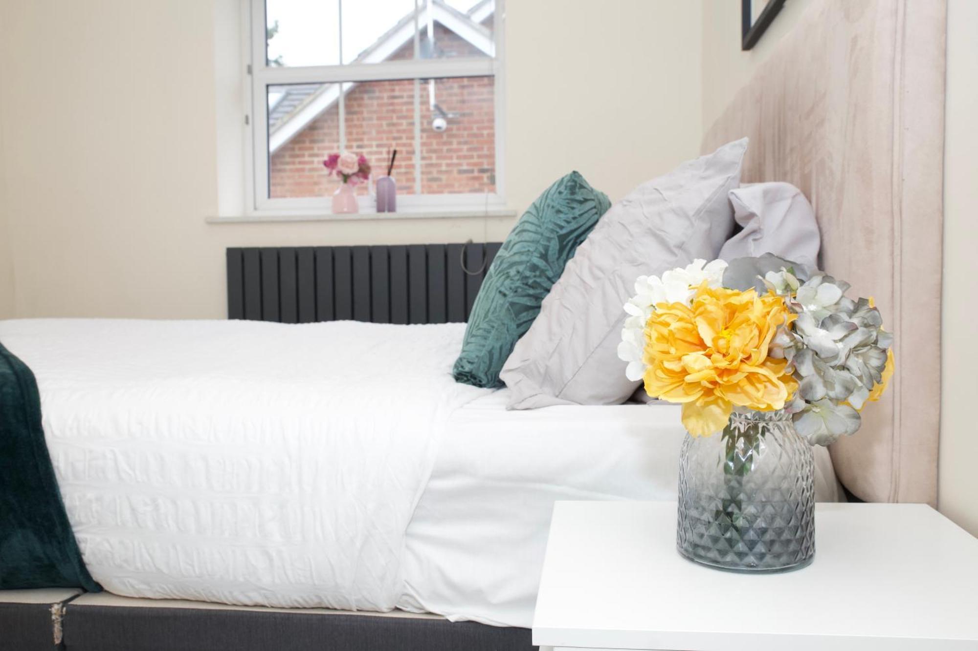 Spacious Modern 2 Bed Flat In City Centre Reading Bagian luar foto